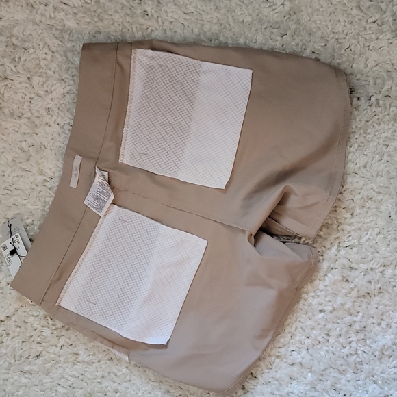 Adidas Short Size 4 - Picture 7 of 8